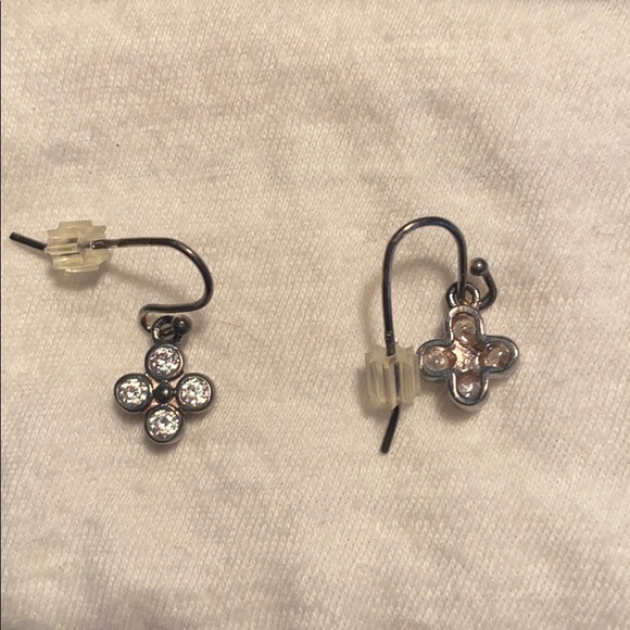 Earrings - Picture 4 of 4